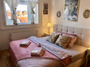 Tiffany Apartment, Prague